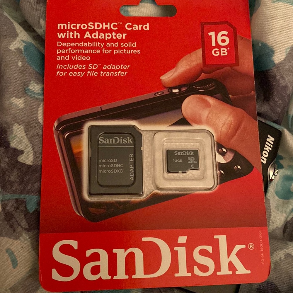 SanDisk microSDHC card with adapter 2 for 1